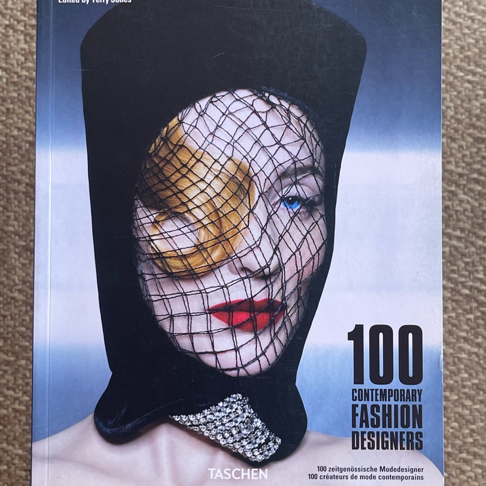100 Contemporary Fashion Designers - Taschen book